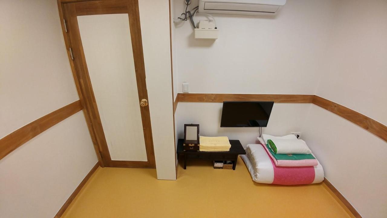Hyosunjae Hanok Guesthouse Seoel Buitenkant foto